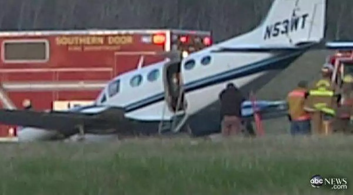 Un avion utilitar a aterizat forţat în Prahova. Nu sunt victime