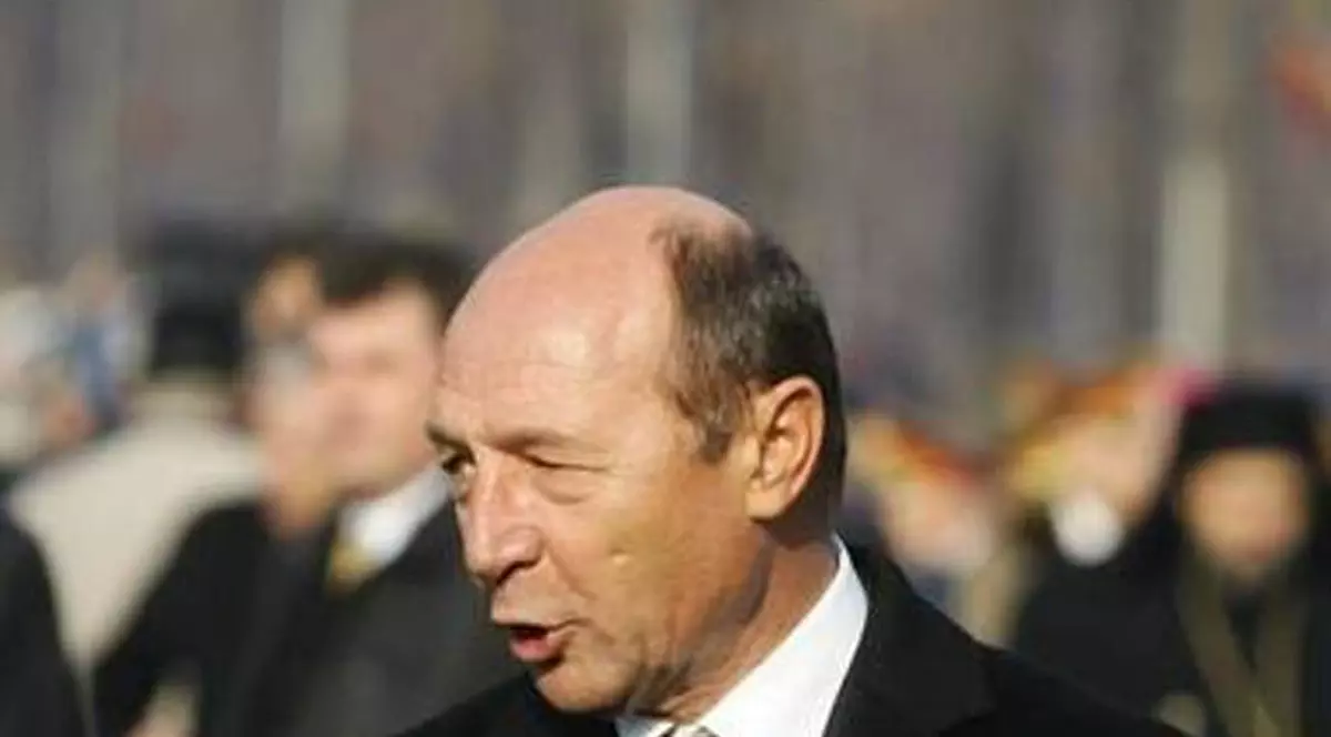 Băsescu, atac la Prigoană în miez de noapte: " Ai negociat toată primăria cu Oprescu?"