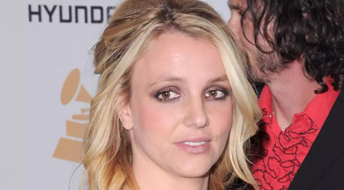 Uimitor! Britney Spears are o avere imensă, dar nu se poate atinge de un bănuţ! Tatăl şi logodnicul iau deciziile în numele ei!