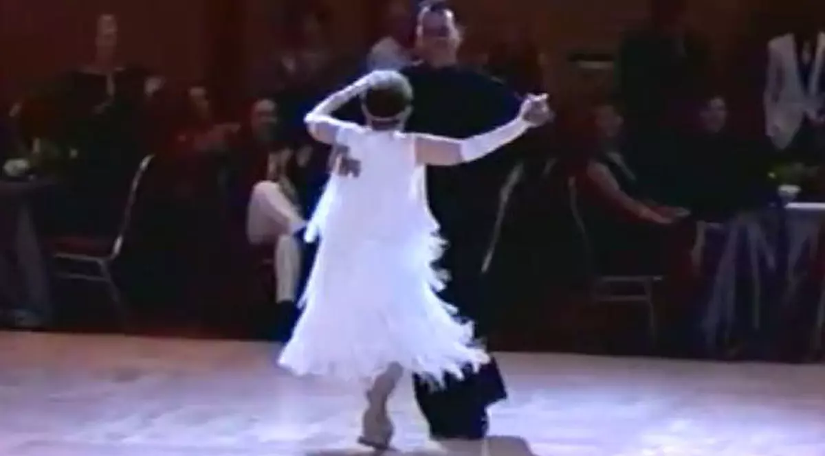 Ea e cea mai talentată bunicuță. Are 94 de ani și dansează quickstep senzațional | VIDEO