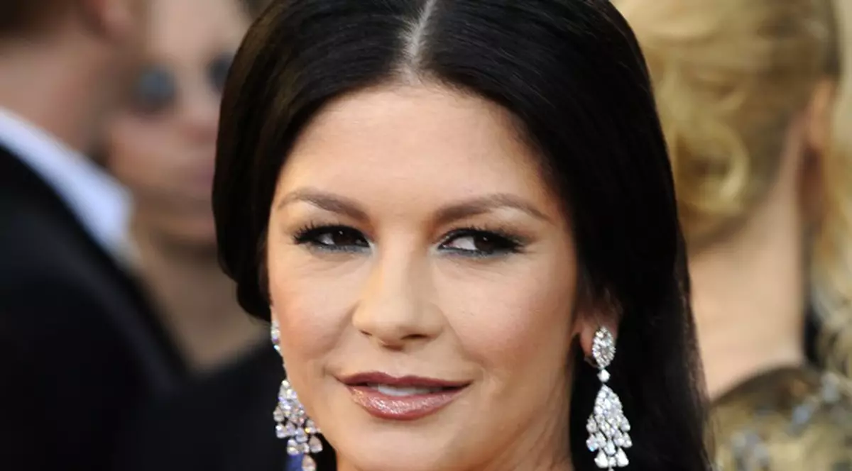 Oana Turcu are o schemă specială care te salvează de pungile de sub ochi