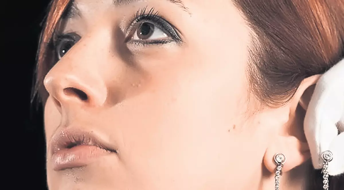 800.000 de dolari pentru cerceii oferiţi amantei de regele Carol al II-lea