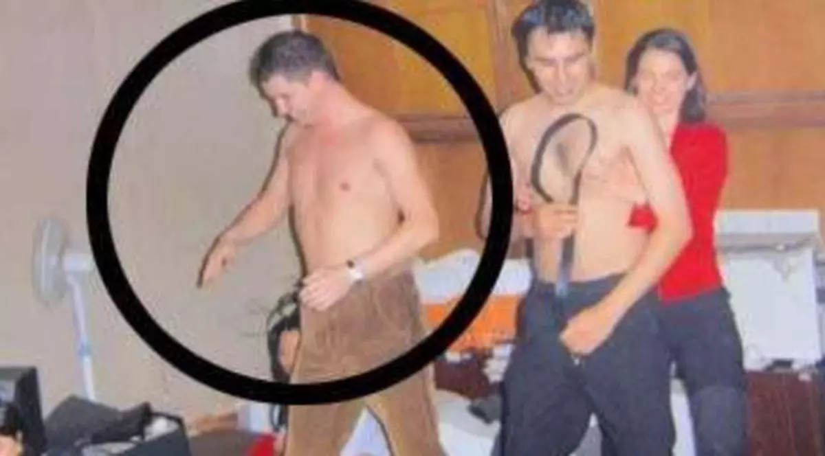 Ziua prefect, noaptea stripper. Imagine de senzaţie cu reprezentantul Guvernului în Argeş