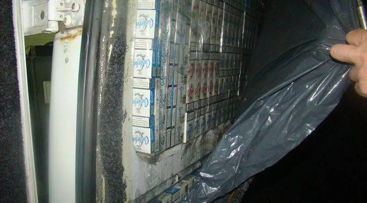3.900 pachete de ţigări de contrabandă, descoperite în saci de zahăr