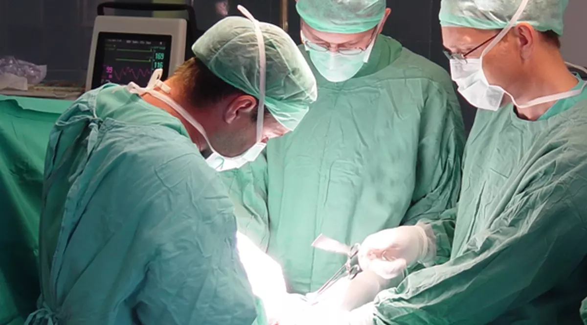 I-a salvat viaţa şefei ei, apoi a fost concediată! Vezi povestea femeii care a rămas şi fără un rinichi şi fără serviciu! VIDEO