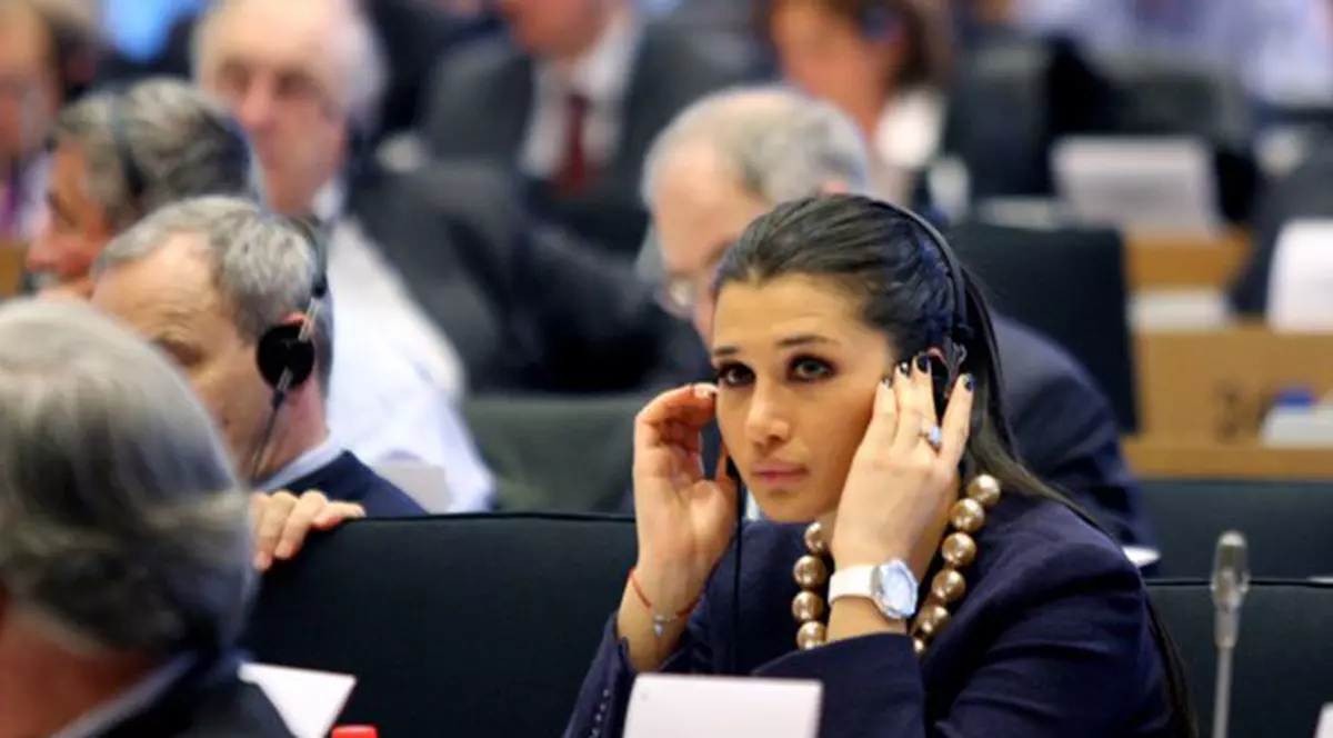 "Eroare tehnică", comisă de fiica Preşedintelui în Parlamentul UE. EBA a votat, fără să vrea, rezoluţia care cere României recunoaşterea independenţei Kosovo!