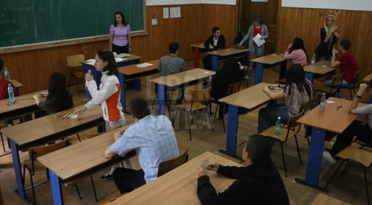 Bătaie de cap pentru absolvenţii de facultate! Licenţa va avea două probe