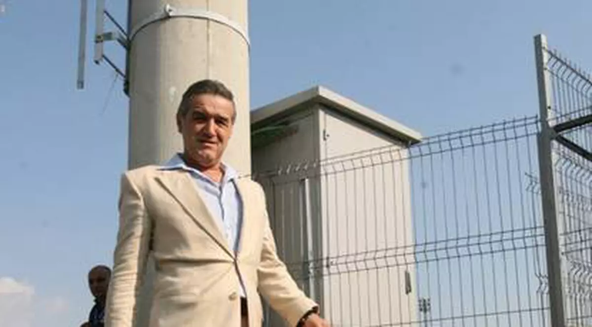 Gigi Becali a invocat Divinitatea în cazul ”Valiza”