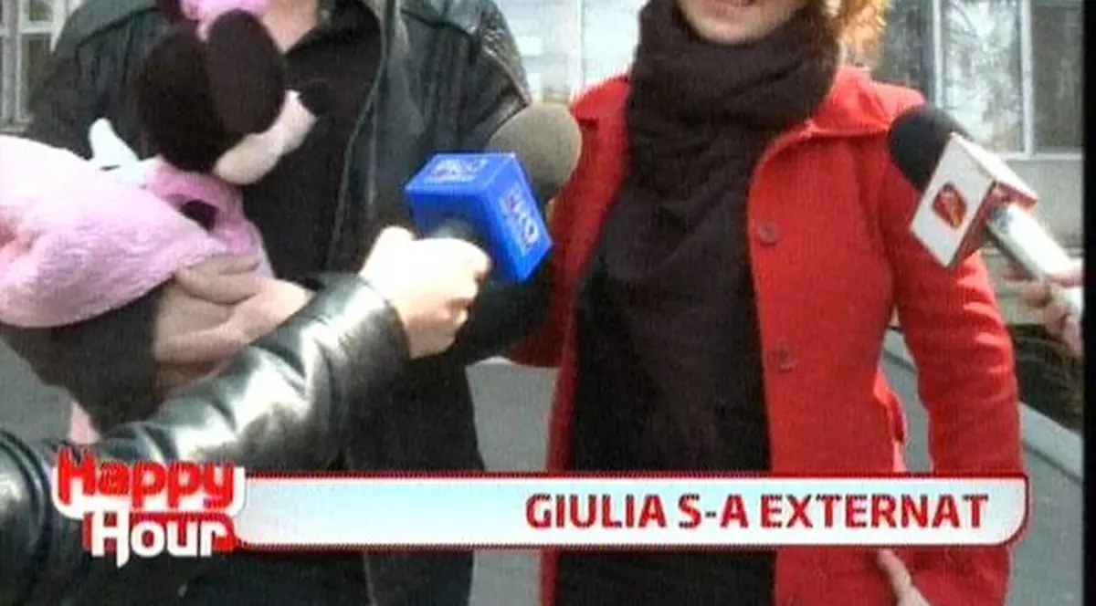 Giulia Anghelescu s-a externat din maternitate. Vlad Huidu a fost primul care a schimbat scutecul fetiței lor