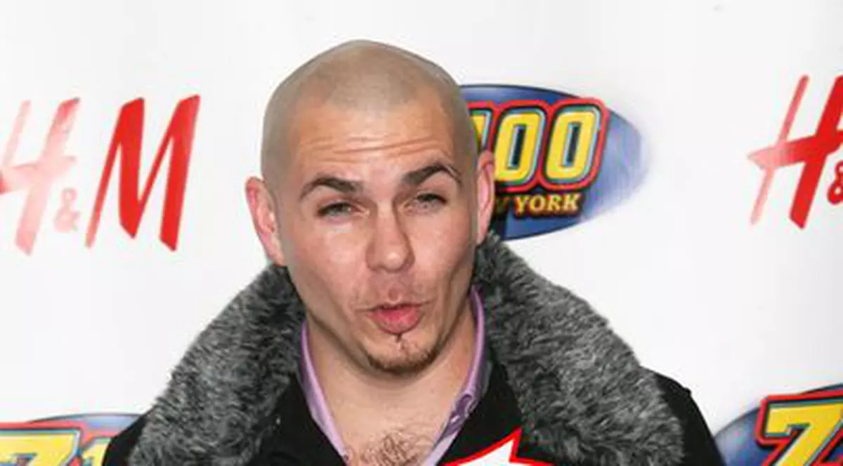 Pitbull, te mai epilezi şi tu pe piept? | FOTO