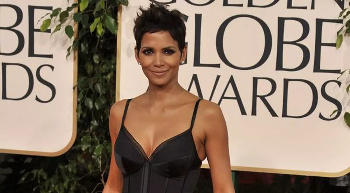 Halle Berry nu aruncă nicio pereche de pantofi. Află motivul pentru care îi păstrează pe toți!