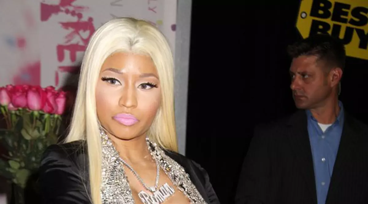 Nicki Minaj face dezvăluiri ŞOCANTE: a vrut să-şi omoare tatăl în adolescenţă!
