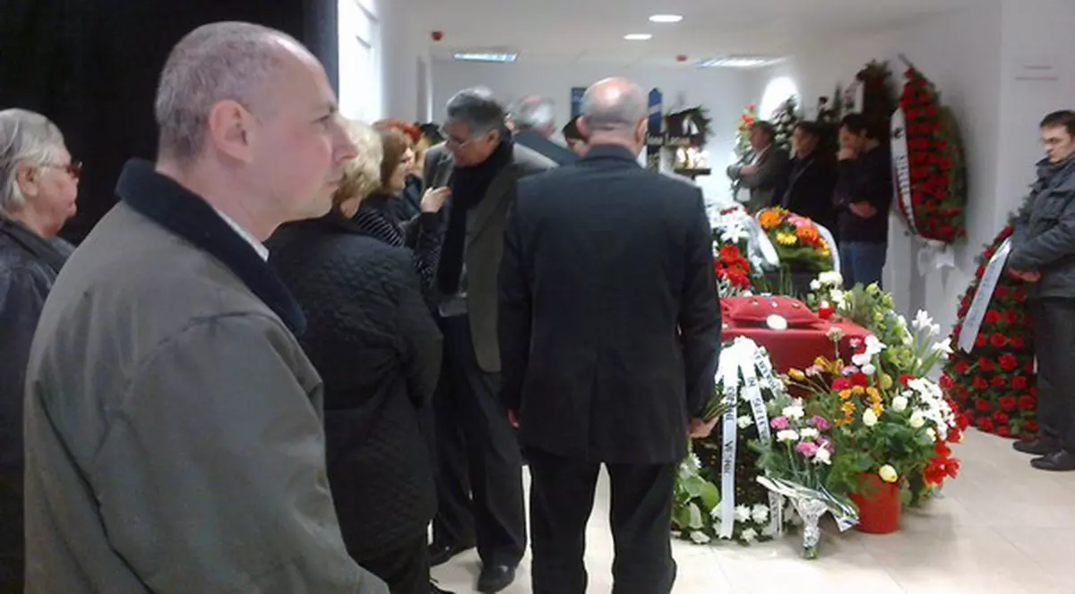 Trupul lui Ion Lucian, depus la Teatrul Excelsior | FOTO