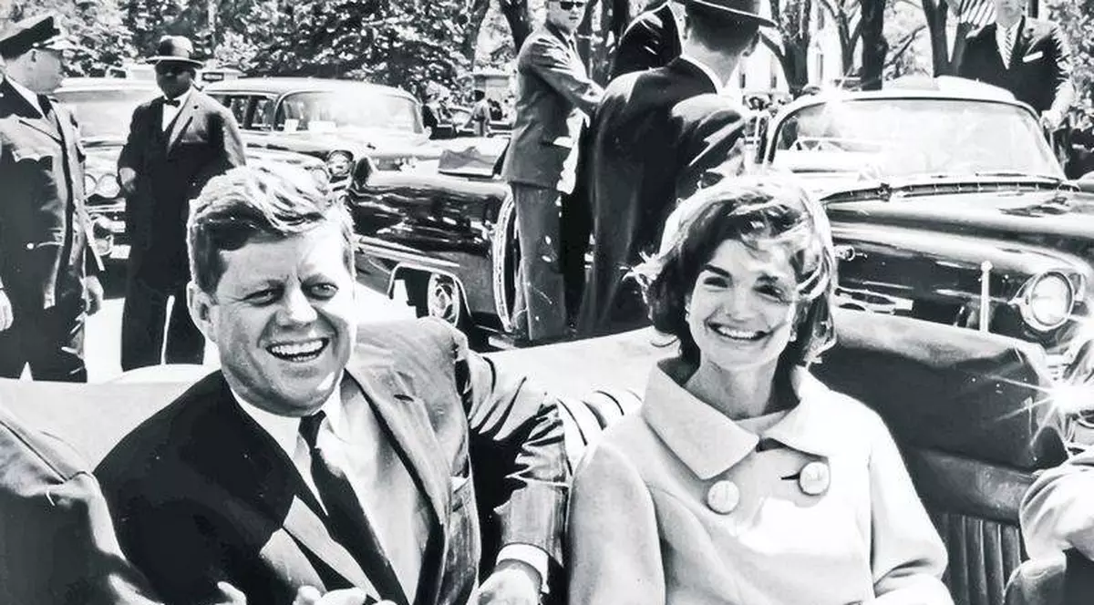 Mărturii șocante de la asasinarea lui Kennedy: ”Soția lui a adunat din portbagaj bucăți din creierul lui”