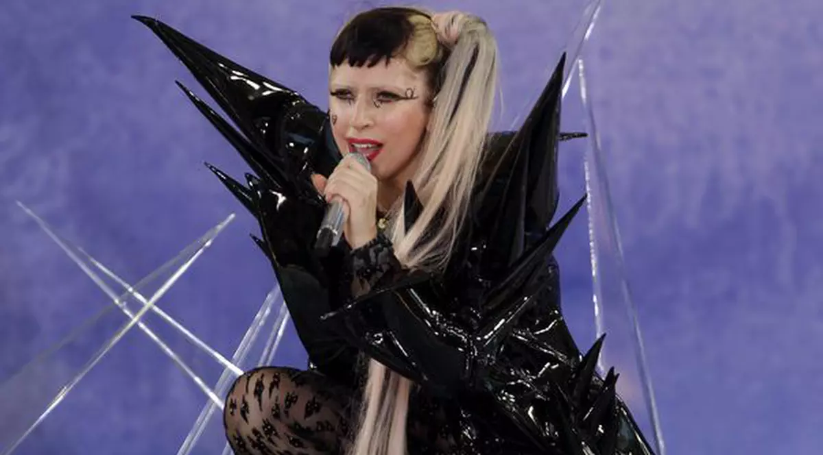 E oficial ! Lady Gaga concertează la București! Află când și cât costă biletele!