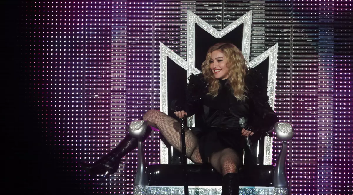 Madonna vrea să cânte cu Adele