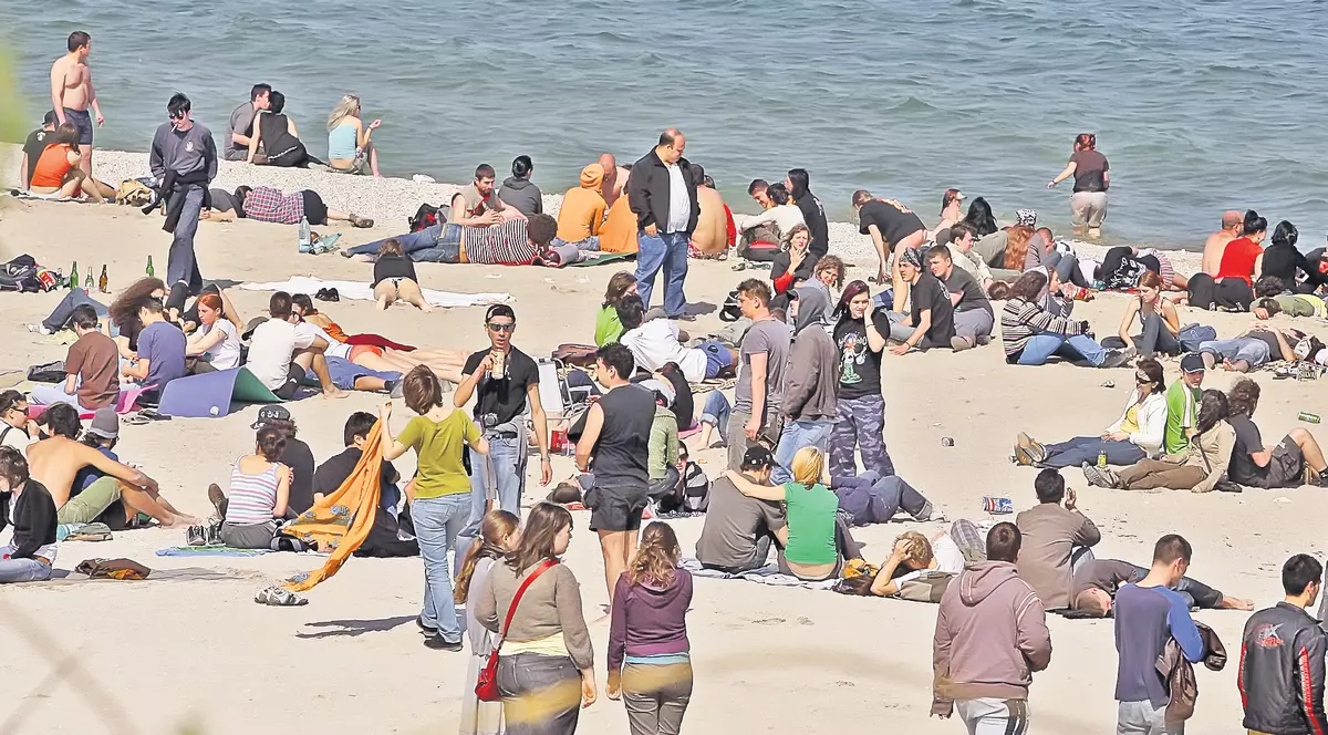 Uite cât te costă cazarea de 1 Mai!