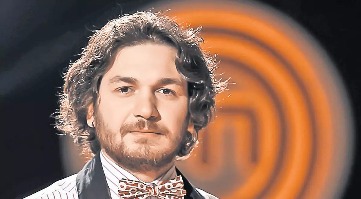 A “spălăt pe jos” cu mulţi concurenţi care n-au fost în stare să gătească româneşte. Vezi cum răspunde acuzelor Florin, unul din juraţii de la “MasterChef”!