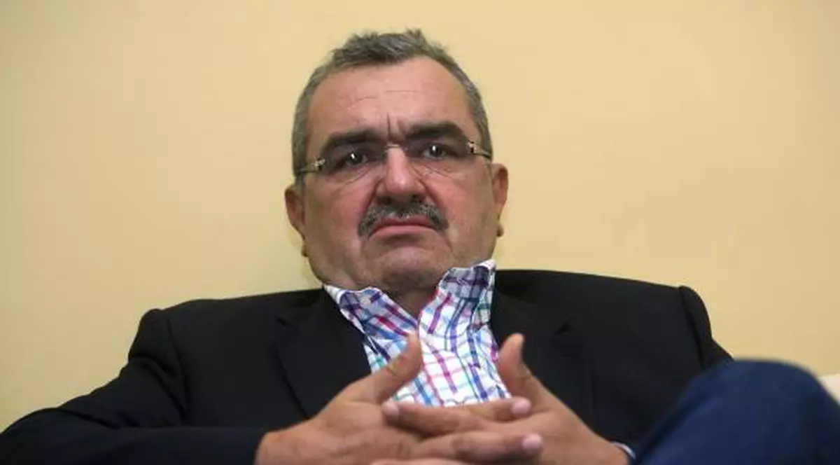 Senatorul PSD Miron Mitrea dă azi cu subsemnatul la DNA