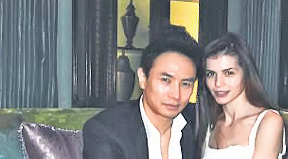 Monica Gabor, îl laşi pe Mr Pink să ne fie premier?