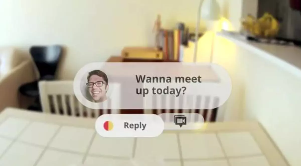 Iată ochelarii-minune de la Google! Uite cum poți face poze, poți vorbi cu prietenii sau detecta o locație cu ajutorul lor! VIDEO 