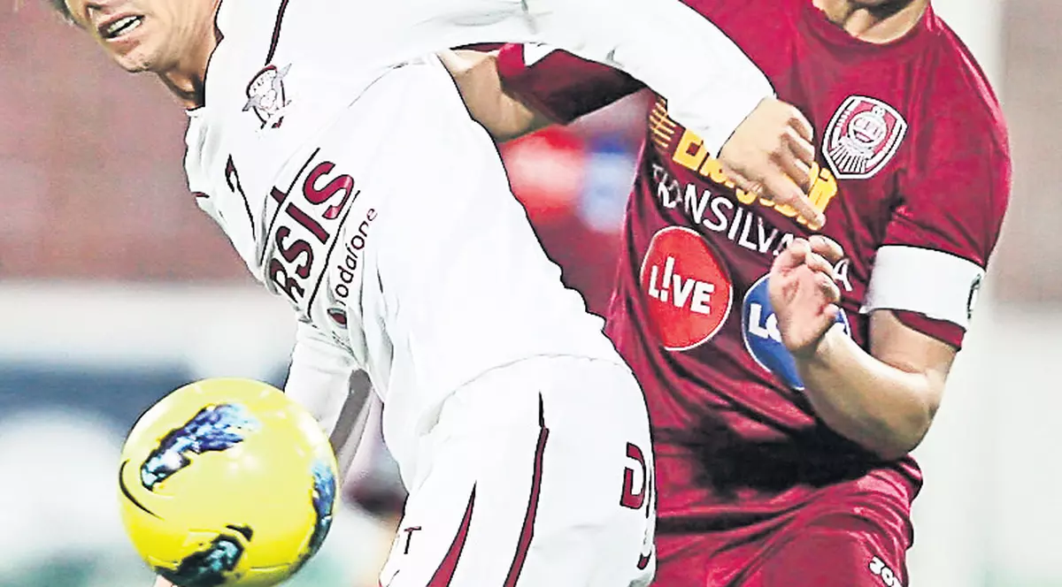 Jucătorii Rapidului, felicitați de Mihăiţă Neşu