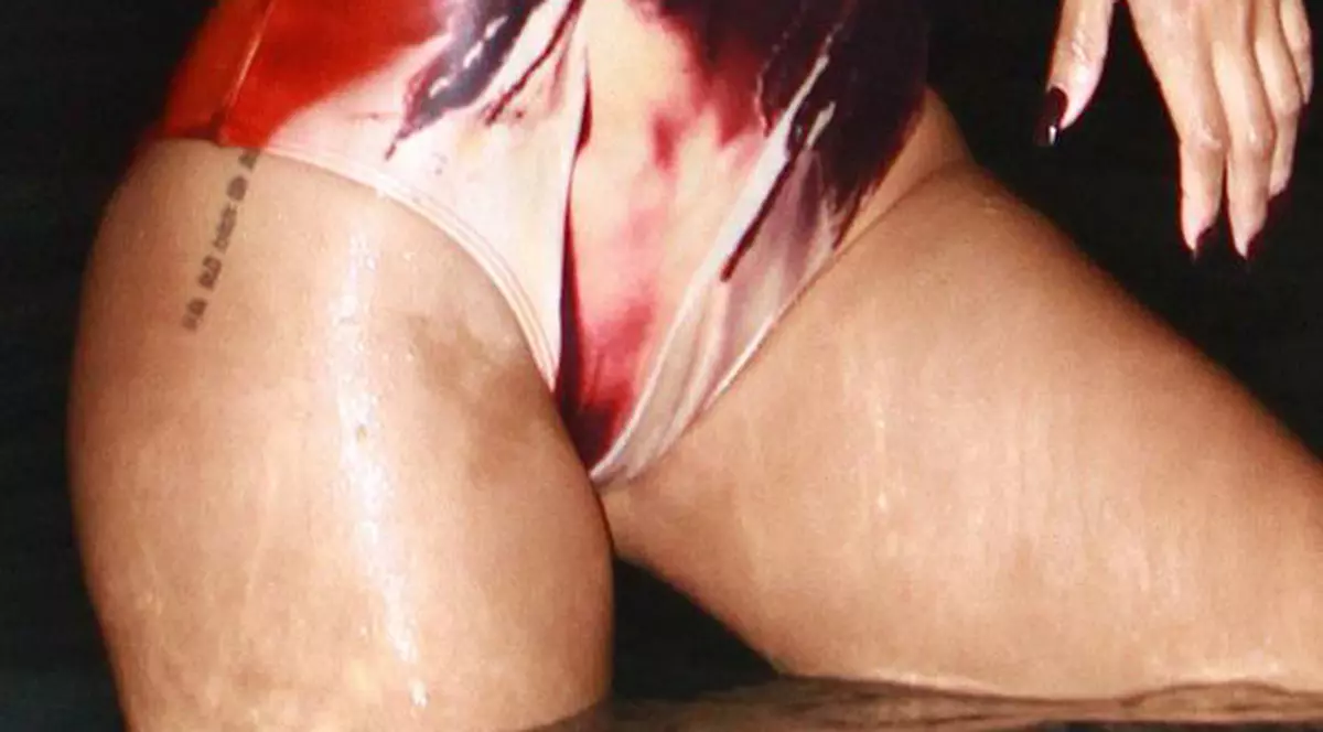 Aşa arată bazinul uneia dintre cele mai dorite femei din lume! | FOTO