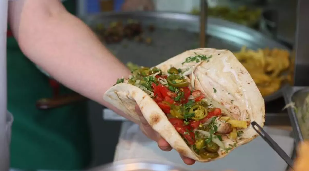 O femeie a divorțat de soț, după ce acesta a refuzat să-i cumpere șaorma