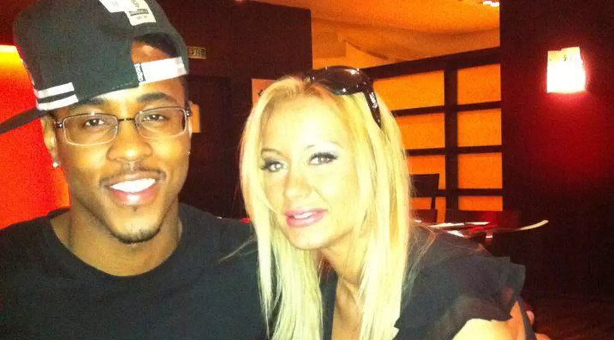 Simona Traşcă face furori! Uite ce reacţie a avut Jeremih atunci când a aflat de notorietatea blondei | FOTO