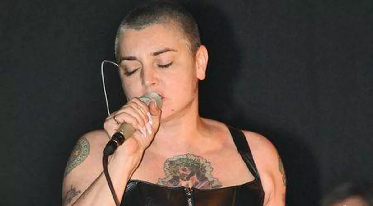 Problemele nu se mai sfârşesc pentru Sinead O'Connor! Şi-a anulat turneul, din cauza unei "căderi nervoase serioase"
