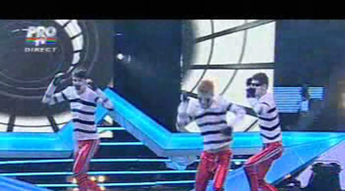 ROMÂNII AU TALENT | ”Mi-ar fi plăcut să lucraţi mai mult cu corpul”. Dansul nebunesc care nu l-a convins pe Mihai Petre| FOTO