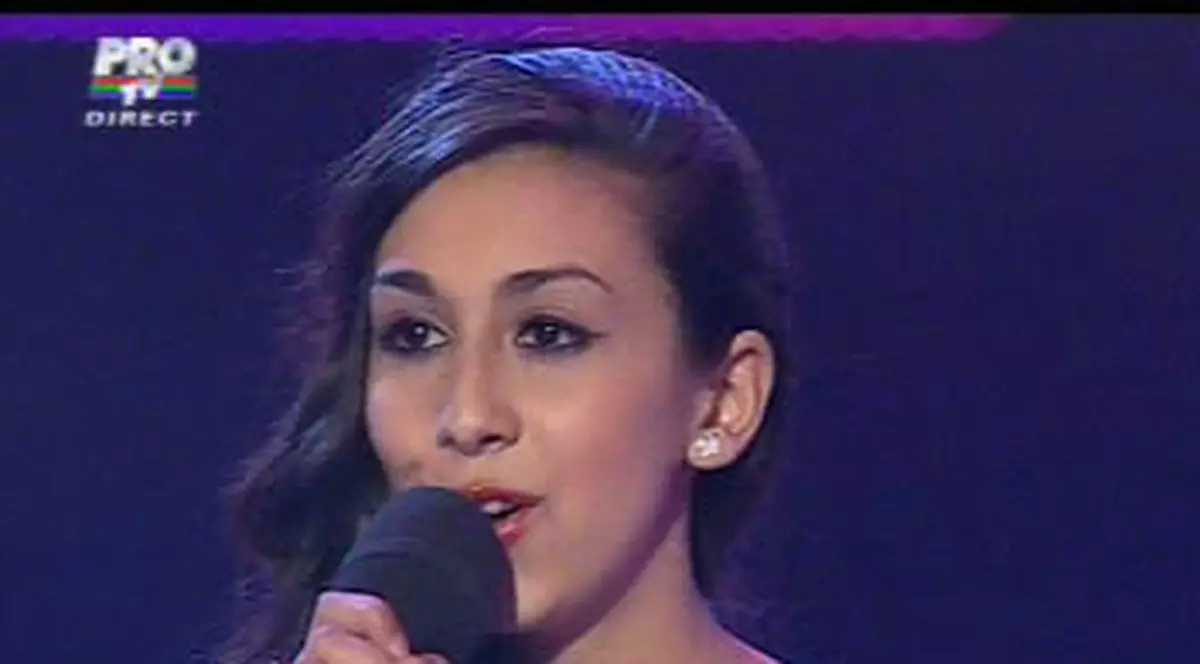 ROMÂNII AU TALENT | Loredana Feraru e noua Andra. Vezi cât de bine seamănă cu cântăreaţa! FOTO