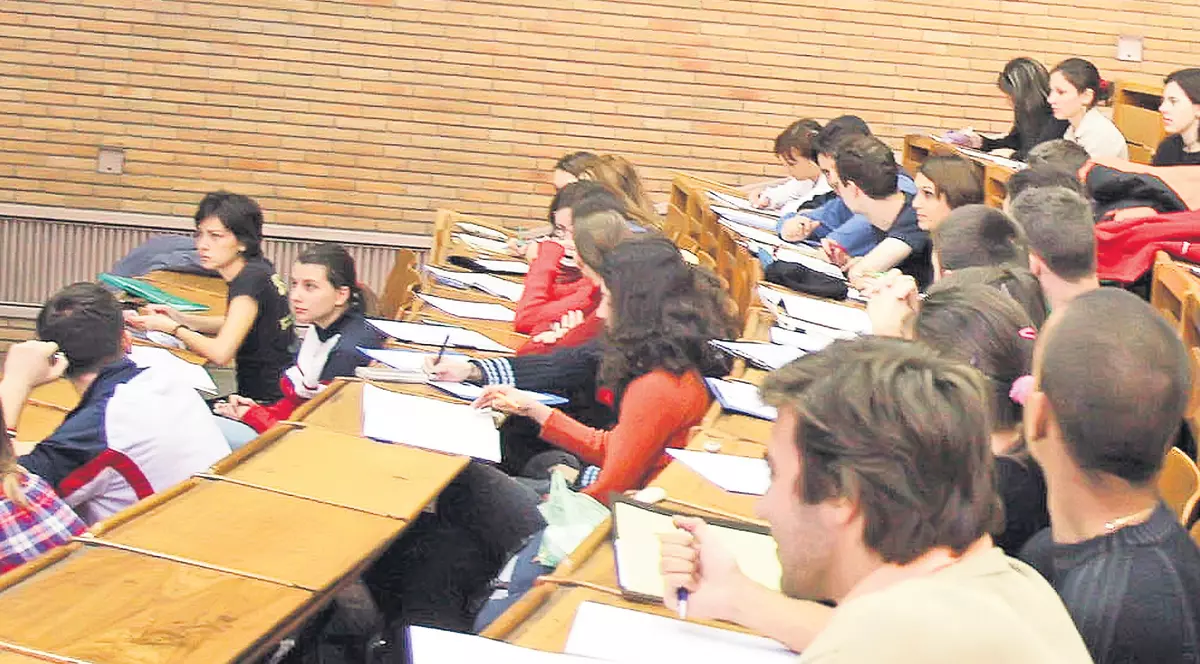 Studenţii vor primi bursă şi în perioada vacanţei de vară