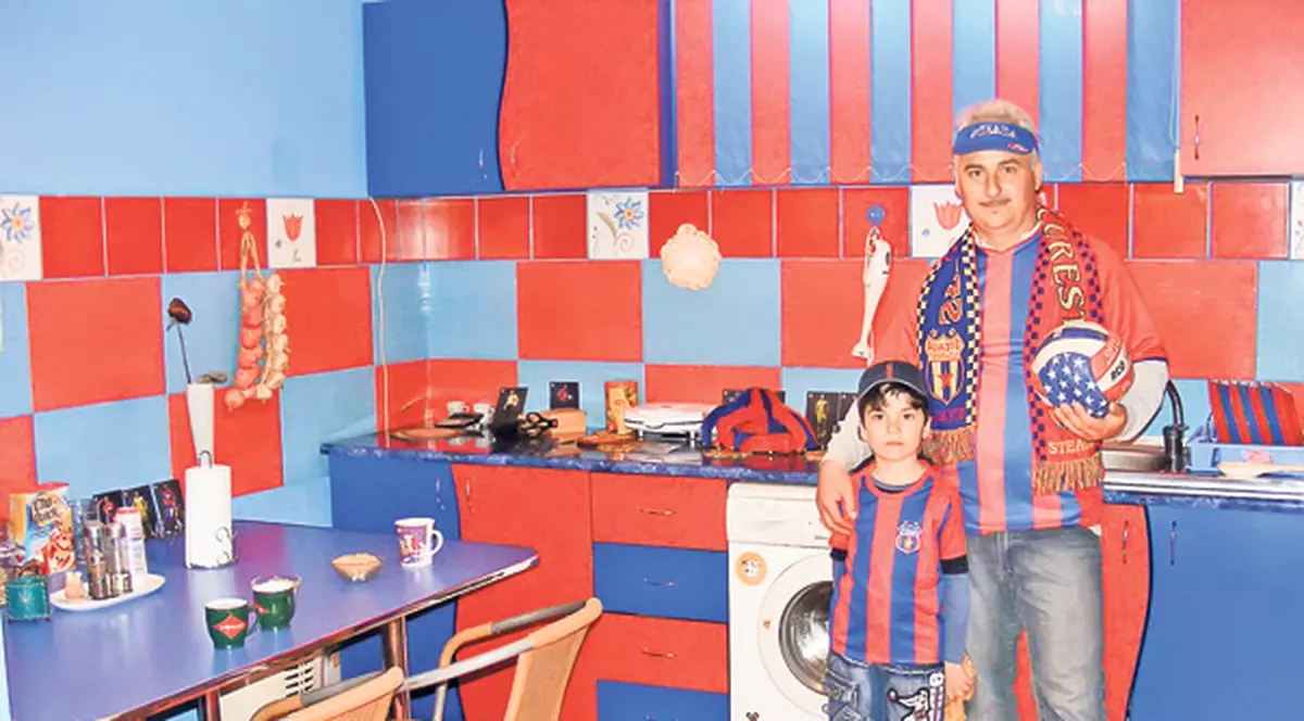 Gigi, eşti mândru de el? Un buzoian şi-a dus la extrem pasiunea pentru echipa Steaua
