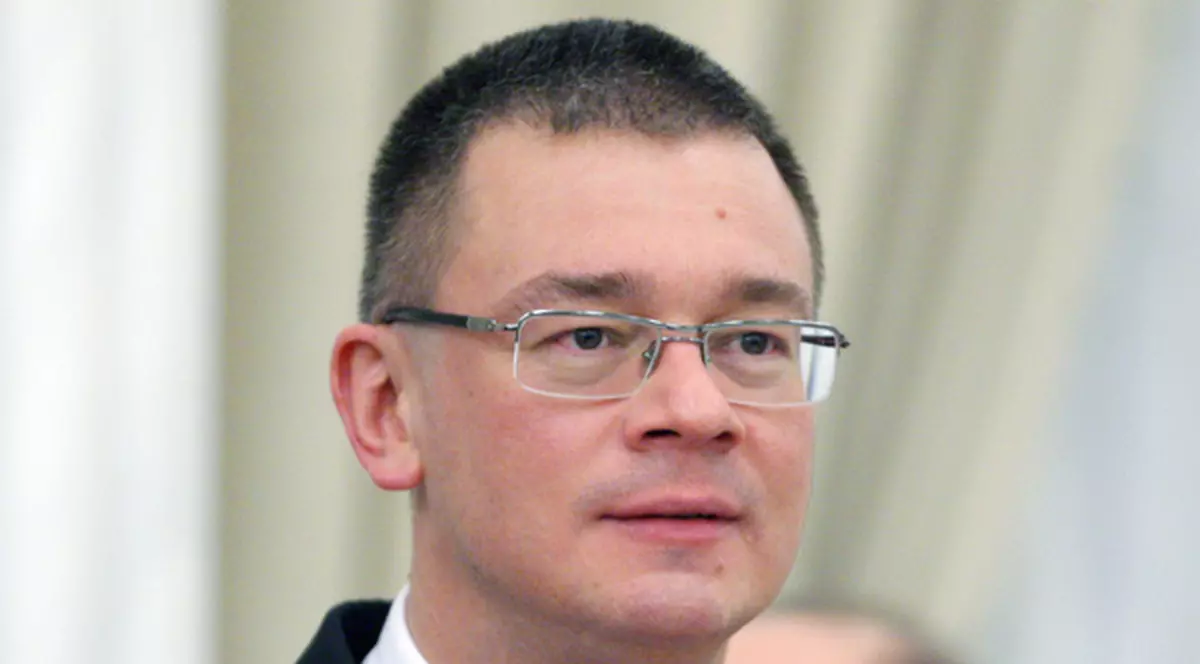 Mesajul lui Ungureanu către Victor Ponta: "Să citim un pic"