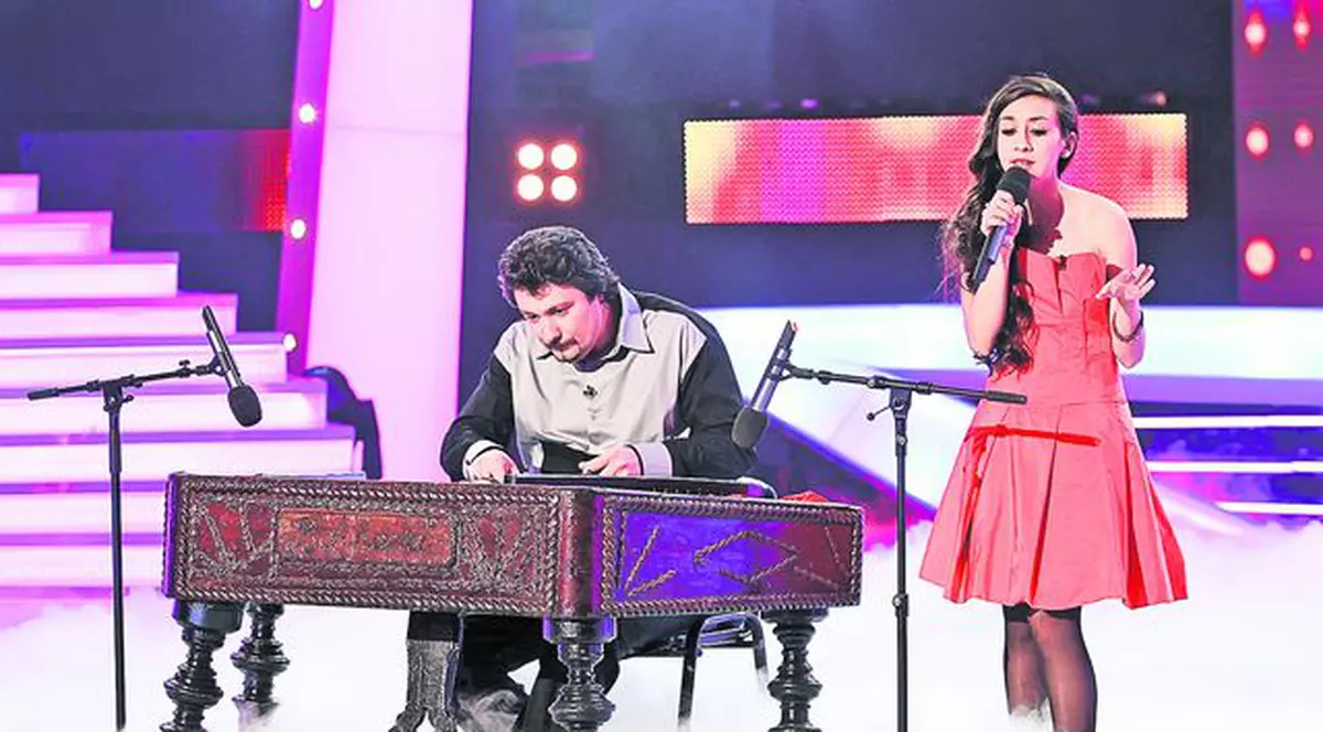 Tatăl Loredanei Fieraru l-a făcut praf pe juratul cel mai dur, după ce el şi fiica lui au fost criticaţi: «Mihai Petre e un nimeni»