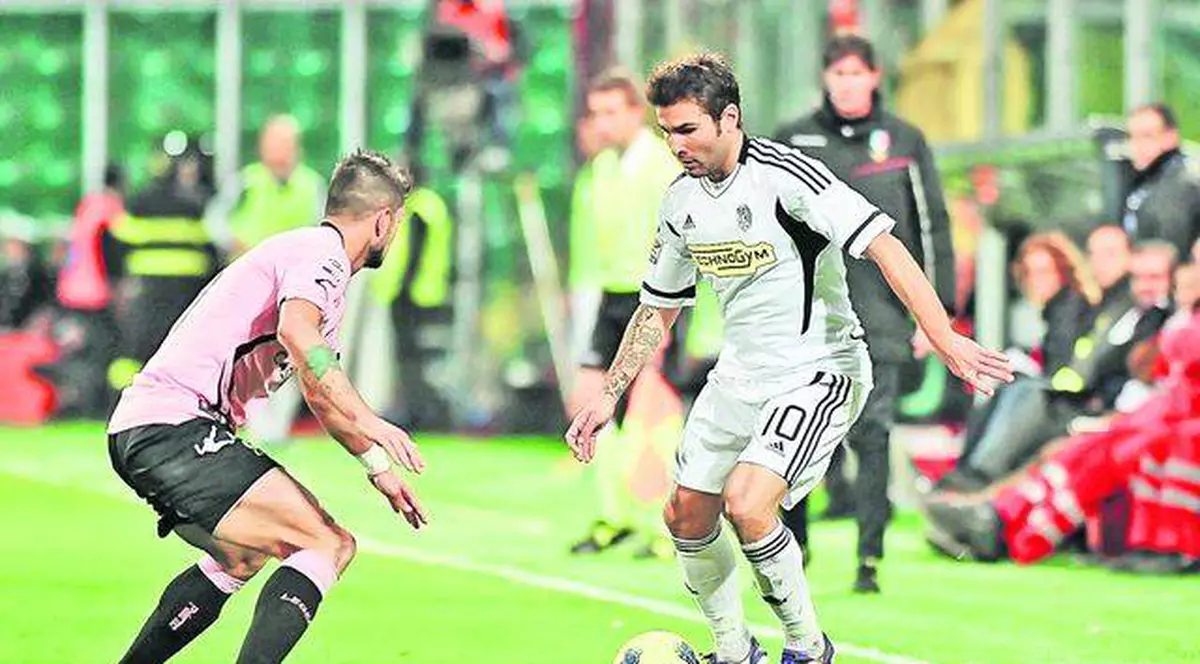 Adrian Mutu, făcut ţigan de fanii Cesenei