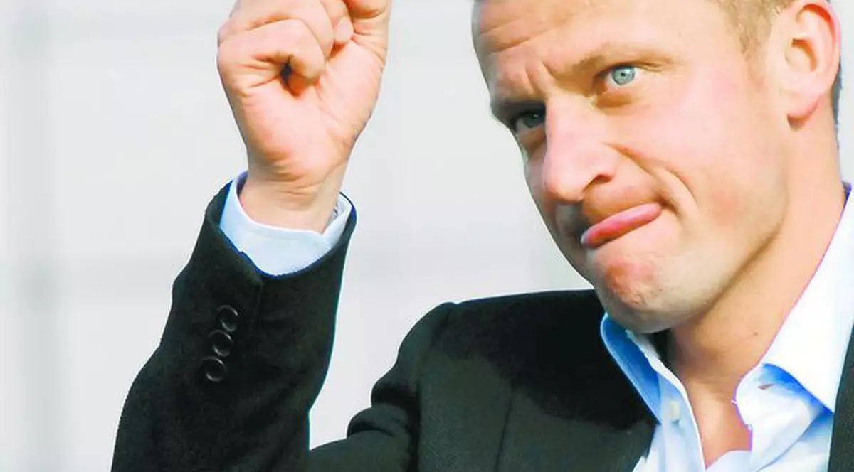 Dorinel Munteanu, antrenorul echipei Oţelul Galaţi, confirmă problemele financiare ale clubului: «Fotbaliştii trebuie să încaseze 100.000 €»