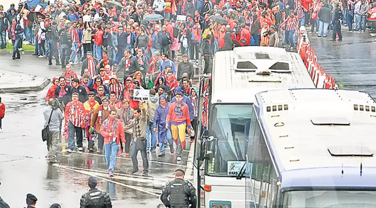 Aproape 11.000 de fani spanioli vor pleca azi de pe Aeroportul Otopeni