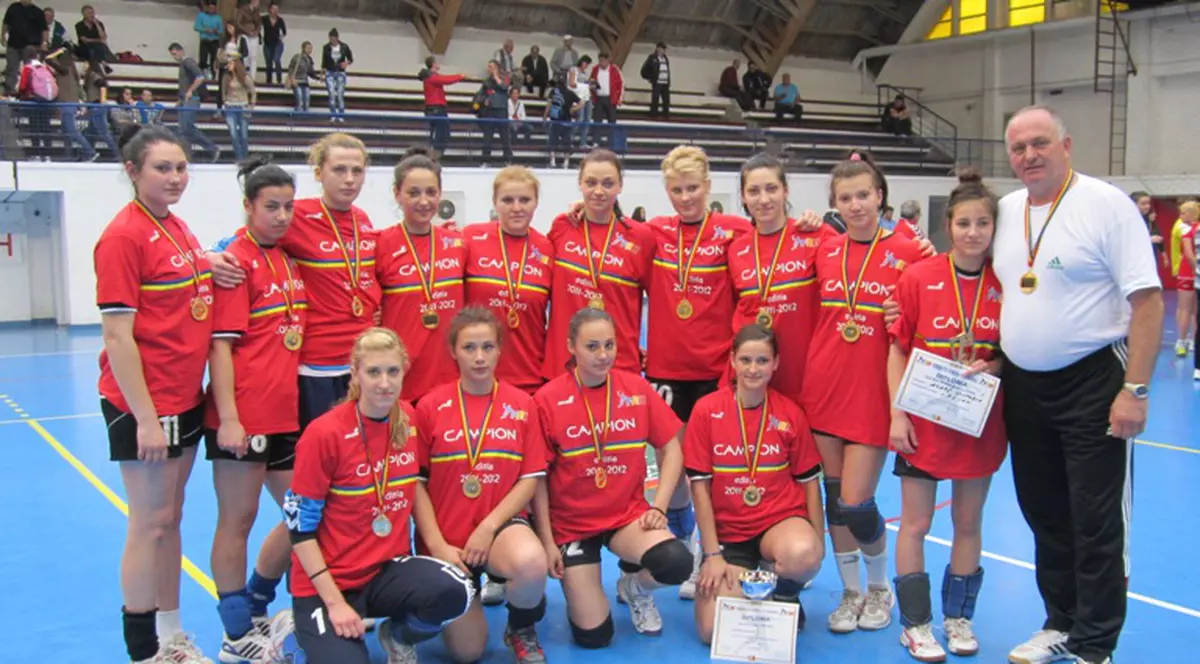 Junioarele de la LPS Iaşi, campioane naţionale la handbal feminin pentru al doilea an consecutiv 