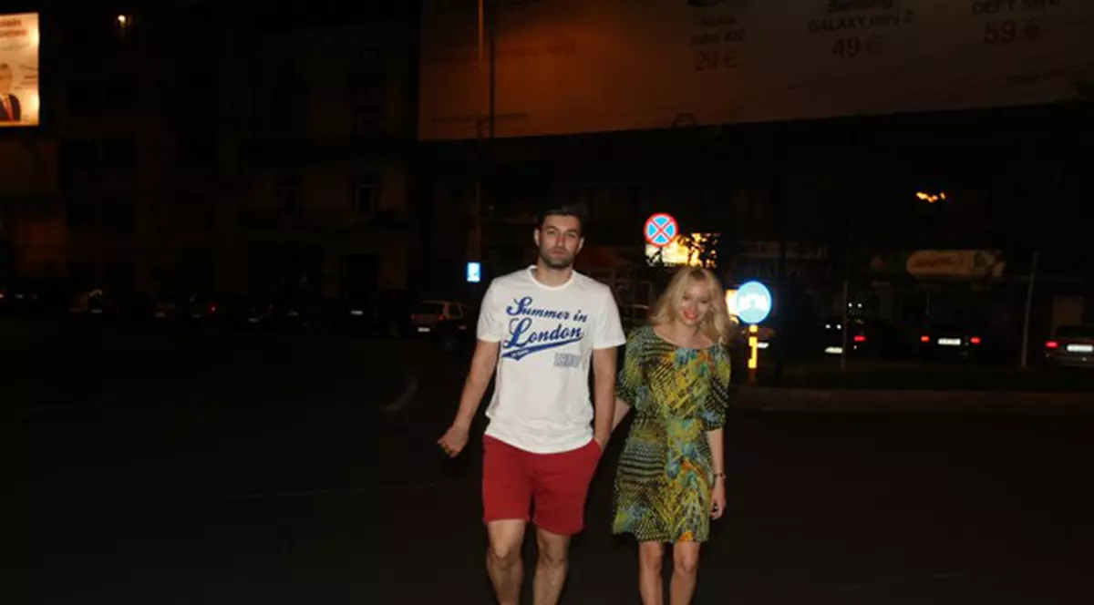 După finala "Românii au talent", Smiley a petrecut într-un club de fiţe! În pantaloni scurţi! FOTO