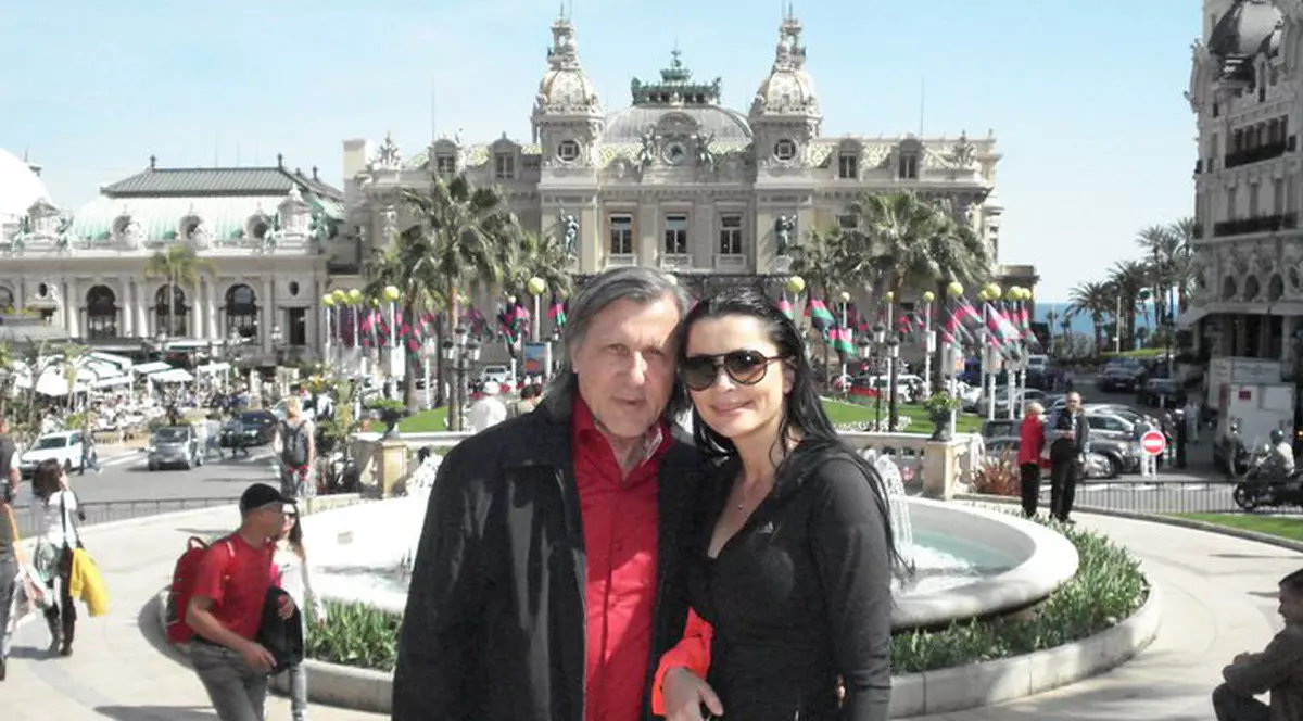 Brigitte Sfăt ştie secretul frumuseţii