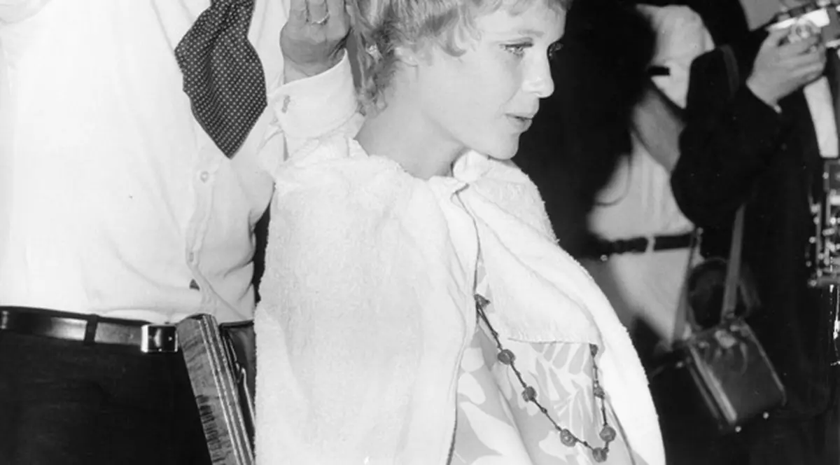 A eliberat femeile de tirania permanentelor şi a fost unul dintre coaforii preferaţi ai vedetelor! Vidal Sassoon a murit