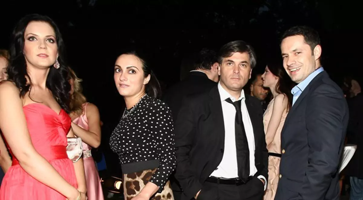 Bre, nea Mircea Radu, scoate mâinile din buzunare!