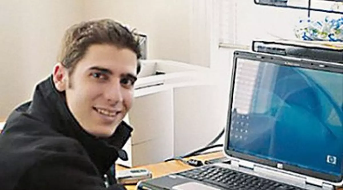 Unul dintre fondatorii Facebook renunţă la cetăţenia americană! Motivul este halucinant!