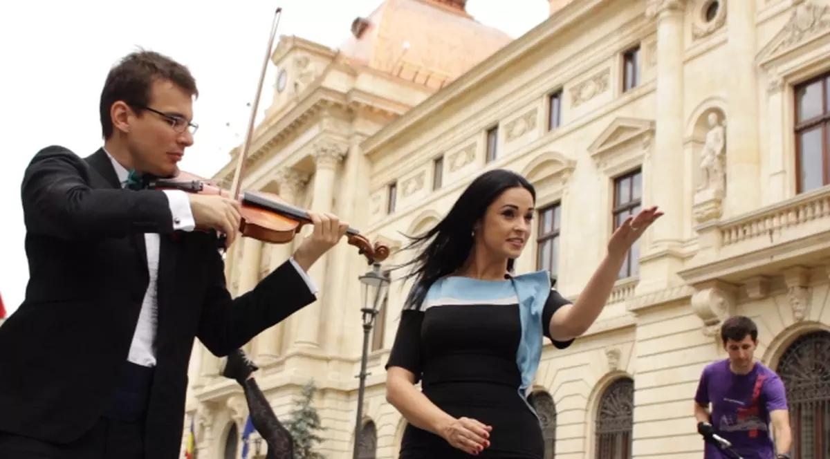 Andreea Marin, filmări inedite în Centrul Istoric al Bucureştiului 