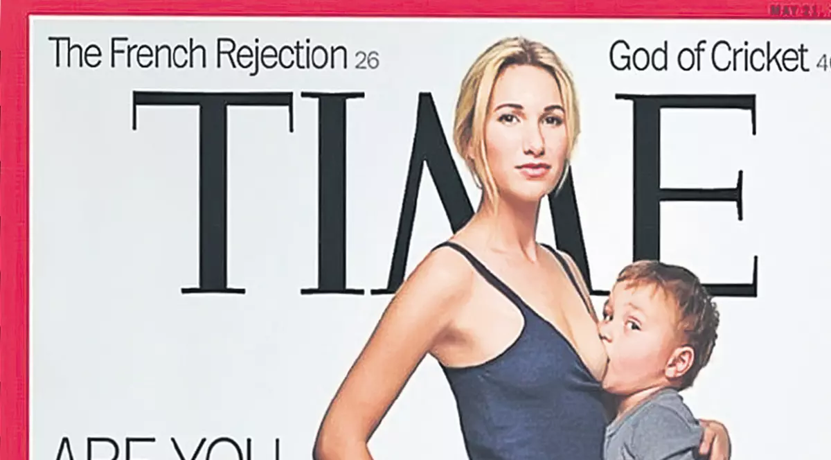 O româncă o apără pe americanca din TIME care-şi alăptează fiul de 3 ani. Vezi cum comentează!