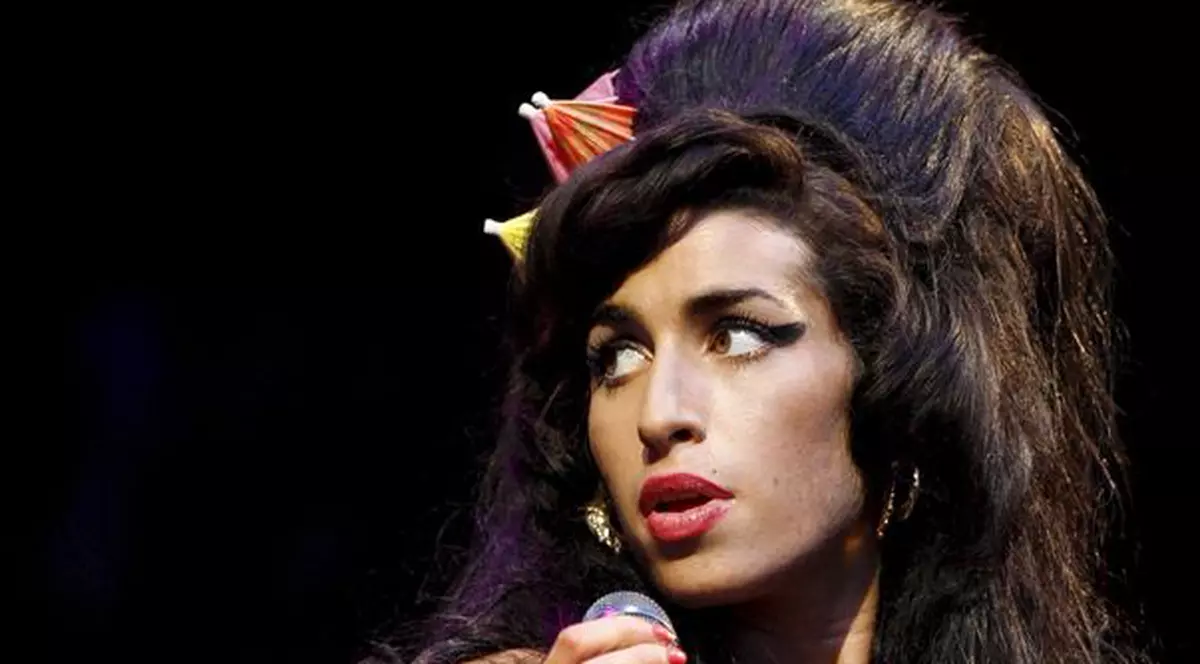 AMY WINEHOUSE, din nou pe scenă cu ajutorul unei HOLOGRAME