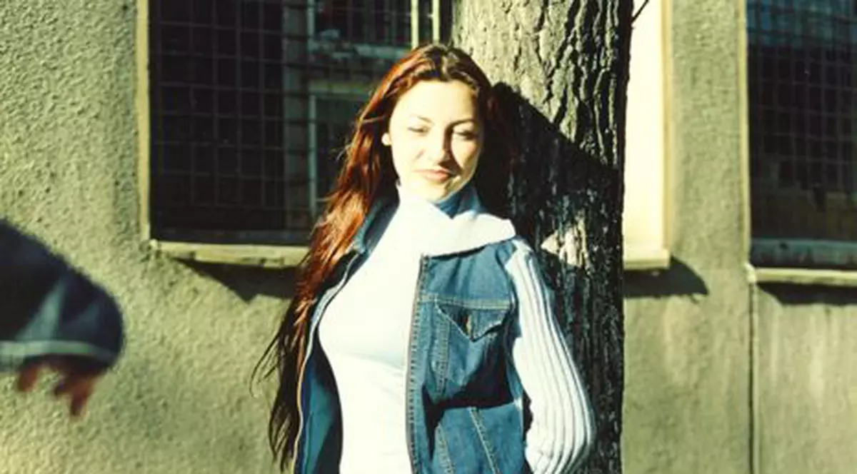 Andra: "În clasa a 10-a mi-am făcut primul iubit şi..." Trebuie să vezi ce a urmat!