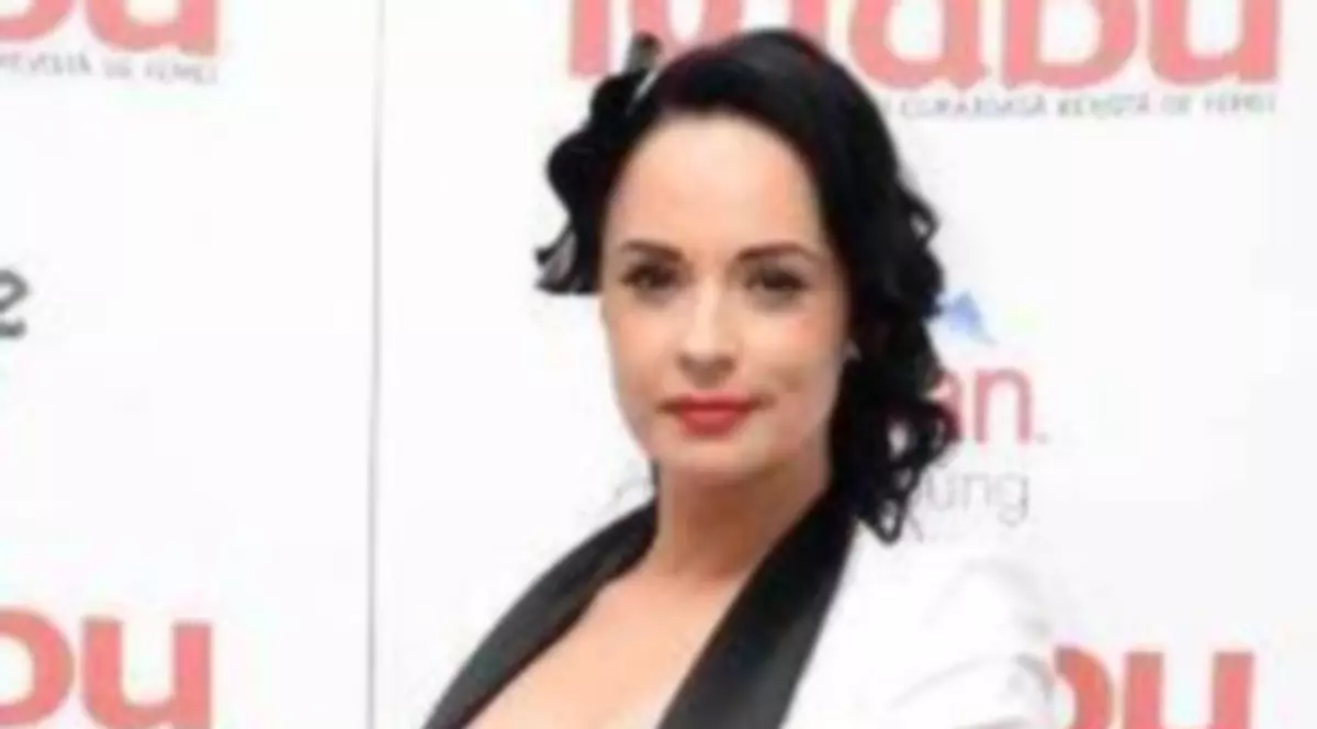 Iat-o pe Andreea Marin cu ce decolteu extrem de ÎNDRĂZNEŢ s-a afişat!